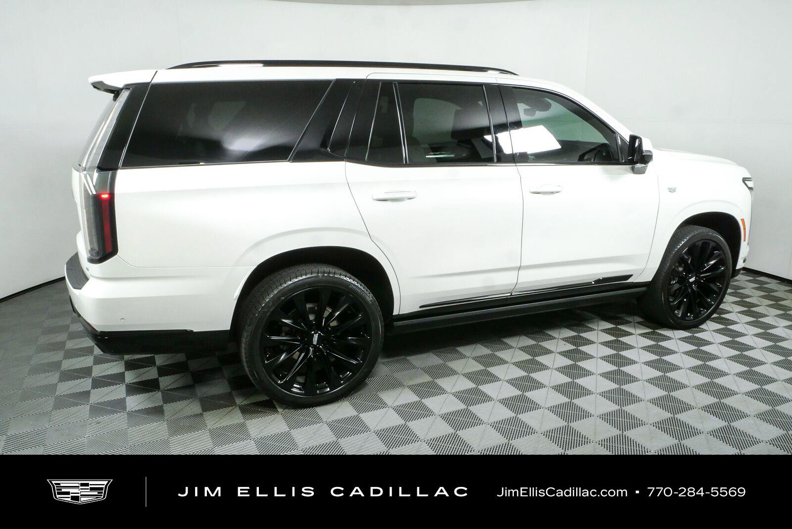 Used 2025 Cadillac Escalade Sport Platinum AWD/4WD image 2