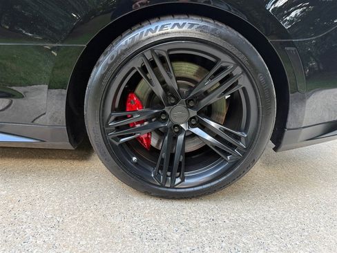 Used 2018 Chevrolet Camaro ZL1 RWD image 17