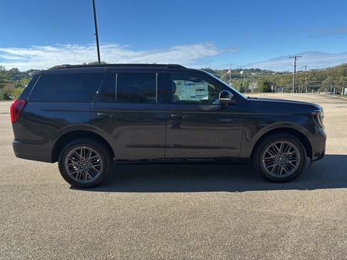 New 2025 Ford Expedition Platinum w/ Stealth Performance Package image 5