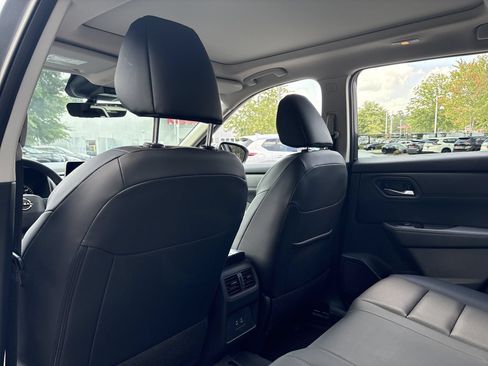 Used 2026 Nissan Rogue Dark Armor FWD image 18