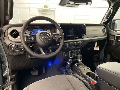 New 2026 Jeep Gladiator Sport AWD/4WD image 9