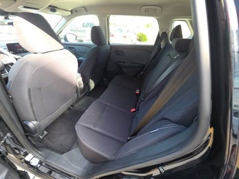 Used 2023 Nissan Rogue S image 23