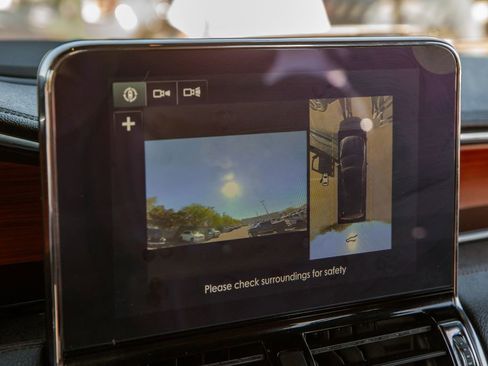 Used 2019 Lincoln Navigator L Reserve w/ Cargo Package AWD/4WD image 16