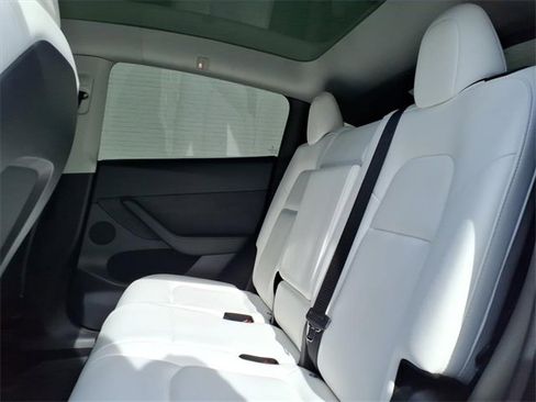 Used 2023 Tesla Model Y Long Range image 14
