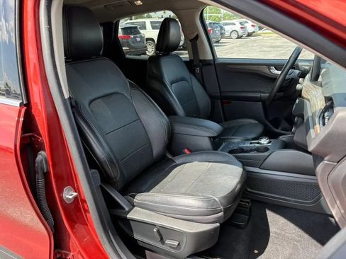 Used 2020 Ford Escape Titanium AWD/4WD image 17