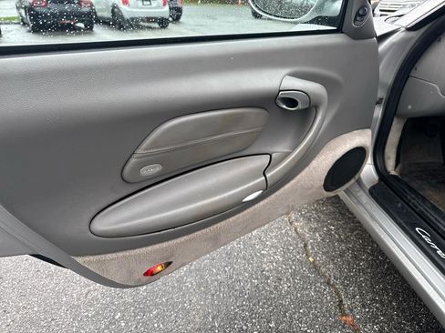 Used 2001 Porsche 911 Carrera 4 image 26