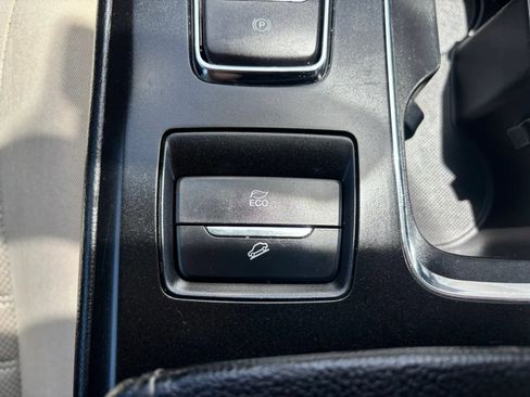 Used 2018 Ford Fusion S FWD image 34