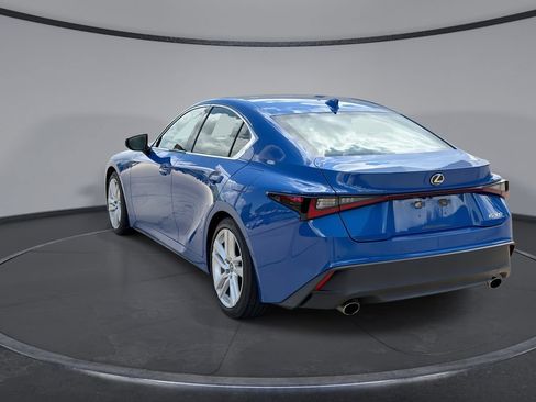 Used 2023 Lexus IS 300 w/ Comfort Package RWD image 10