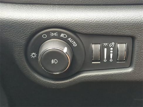 New 2026 Chrysler Pacifica Select w/ S Appearance Package image 28