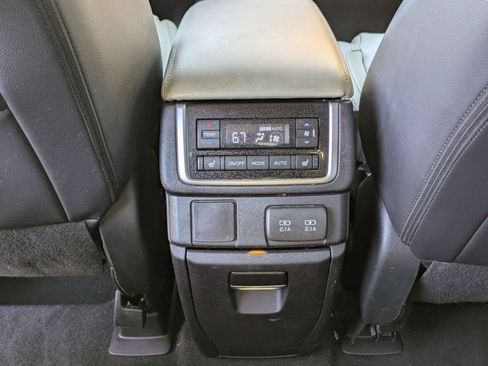 Used 2022 Subaru Ascent Limited w/ Technology Package image 23