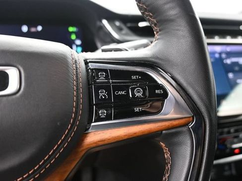 Used 2022 Jeep Grand Cherokee Summit AWD/4WD image 23