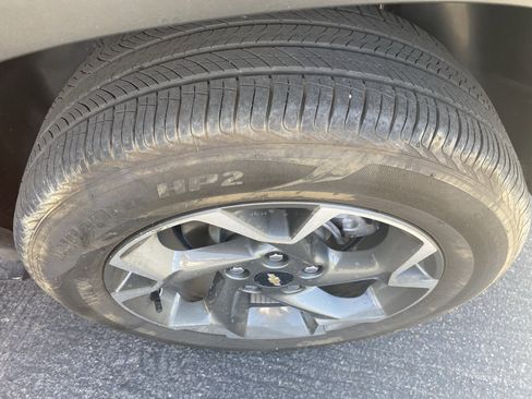 Used 2024 Chevrolet Trax LT FWD image 19