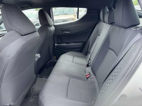 Used 2018 Toyota C-HR XLE FWD image 14