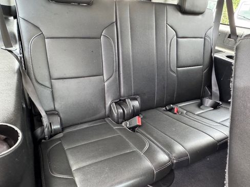 Used 2019 Chevrolet Suburban LT image 19
