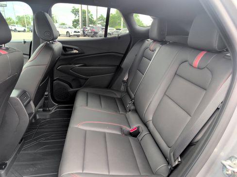 Certified 2026 Chevrolet Trax RS FWD image 31