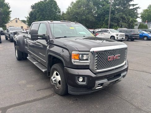Used 2015 GMC Sierra 3500 Denali w/ Duramax Plus Package AWD/4WD image 4