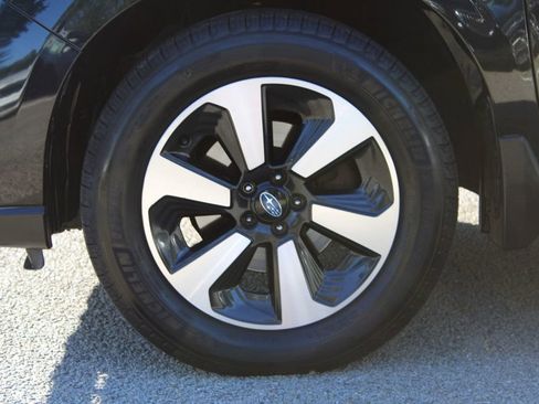 Used 2017 Subaru Forester 2.5i Premium w/ All-Weather Package image 32