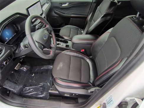 Used 2024 Ford Escape ST-Line w/ Tech Pack #1 image 18