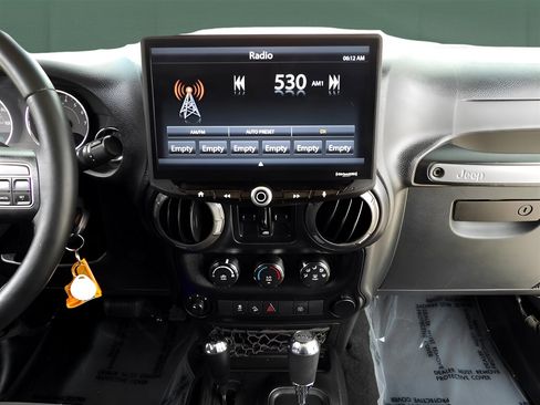 Used 2016 Jeep Wrangler Unlimited Sahara w/ Connectivity Group image 20