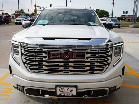 Used 2025 GMC Sierra 1500 Denali w/ Denali Reserve Package AWD/4WD image 32