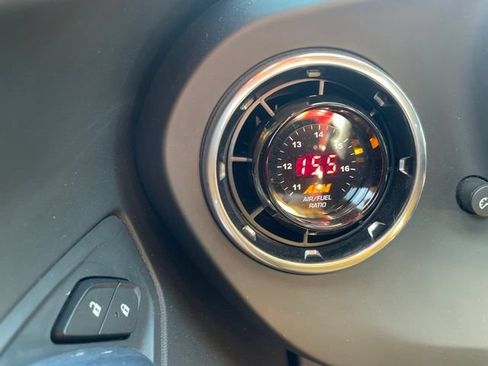 Used 2017 Chevrolet Camaro SS RWD image 15