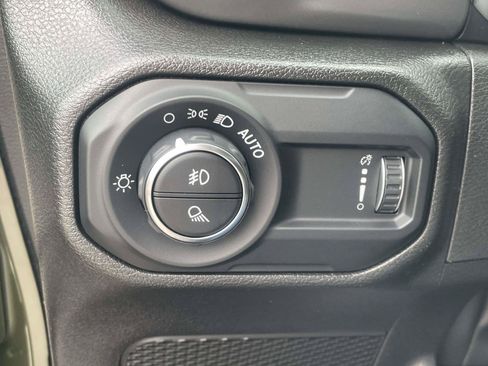 Used 2023 Jeep Gladiator Sport AWD/4WD image 19