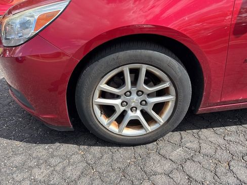 Used 2014 Chevrolet Malibu LT FWD image 2