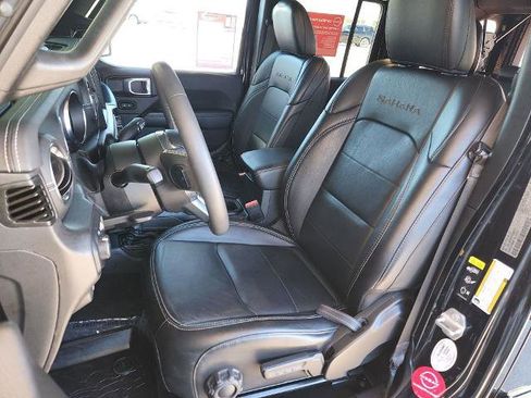 Used 2023 Jeep Wrangler Unlimited Sahara image 12