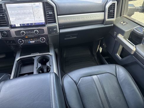 Used 2022 Ford F250 Platinum w/ FX4 Off-Road Package AWD/4WD image 16