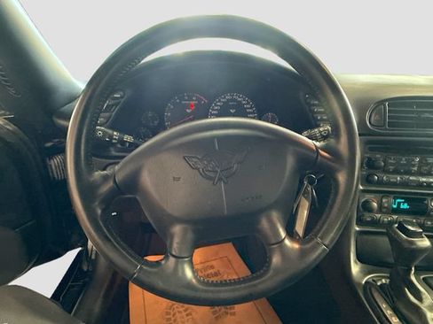 Used 2001 Chevrolet Corvette Convertible w/ Preferred Equipment Group2 RWD image 12