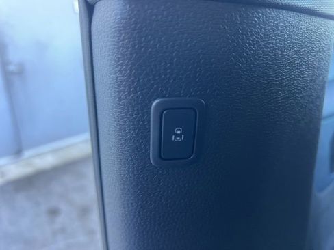 New 2025 Volkswagen ID. Buzz Pro S image 30