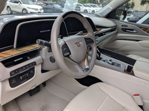 Used 2023 Cadillac Escalade Sport Platinum w/ LPO, ONYX Package AWD/4WD image 7
