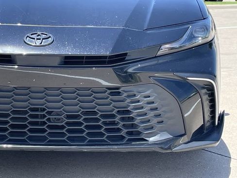 Used 2025 Toyota Camry SE FWD image 7