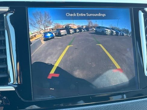 Used 2020 Chrysler Pacifica Touring-L image 24