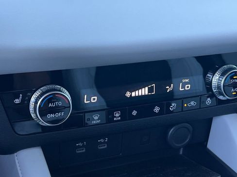 New 2026 Mitsubishi Outlander SE image 21