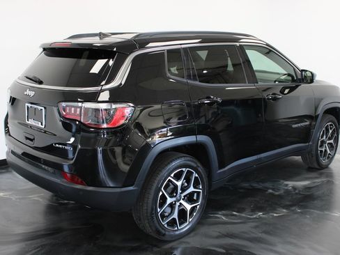 Used 2025 Jeep Compass Limited AWD/4WD image 23