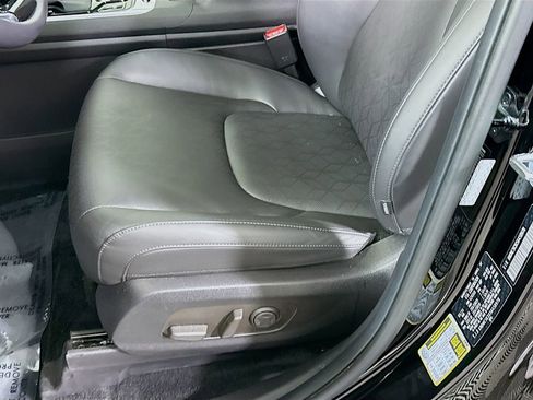 Used 2025 Kia Carnival SX FWD image 25