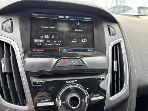 Used 2012 Ford Focus Titanium FWD image 11