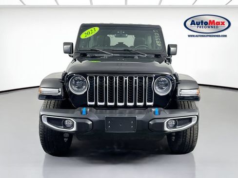 Used 2023 Jeep Wrangler Unlimited Sahara w/ Cold Weather Group AWD/4WD image 7