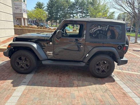 Used 2021 Jeep Wrangler Sport image 6