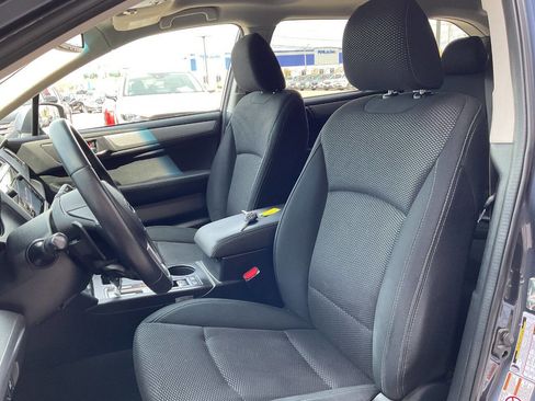 Used 2017 Subaru Outback 2.5i Premium image 15