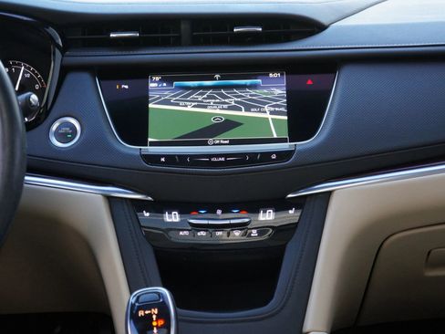 Used 2018 Cadillac XT5 Luxury w/ Driver Awareness Package image 36