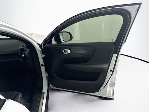 Used 2023 Volvo C40 P8 Recharge Plus AWD/4WD image 35
