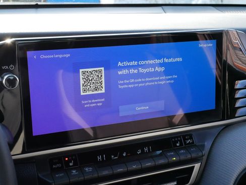 Used 2025 Toyota Camry SE w/ Multimedia Upgrade Package image 22