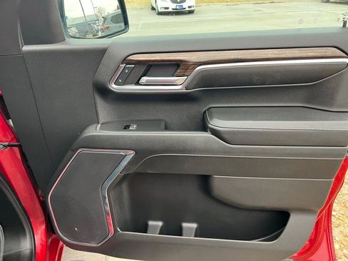 Used 2024 GMC Sierra 1500 Elevation image 24