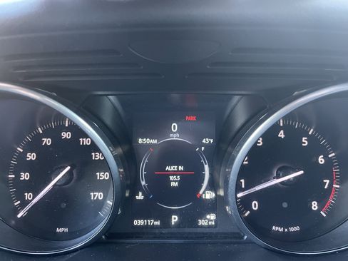 Used 2017 Land Rover Range Rover Sport SE image 24