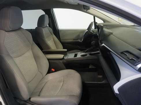 Used 2025 Toyota Sienna LE image 20