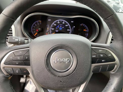 Used 2018 Jeep Grand Cherokee Limited w/ Luxury Group II image 17