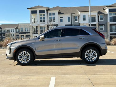 Certified 2024 Cadillac XT4 Luxury w/ Cold Weather Package image 4