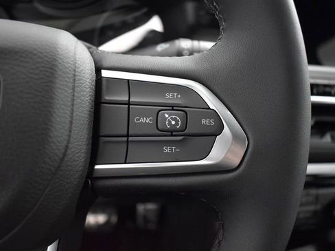 New 2026 Jeep Compass Latitude image 17